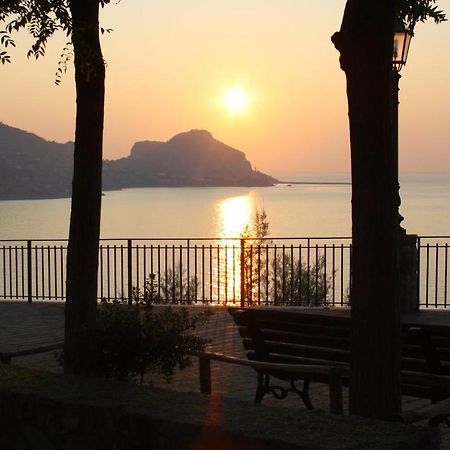 Vista mare sulla Rocca di Cefalù Extérieur photo