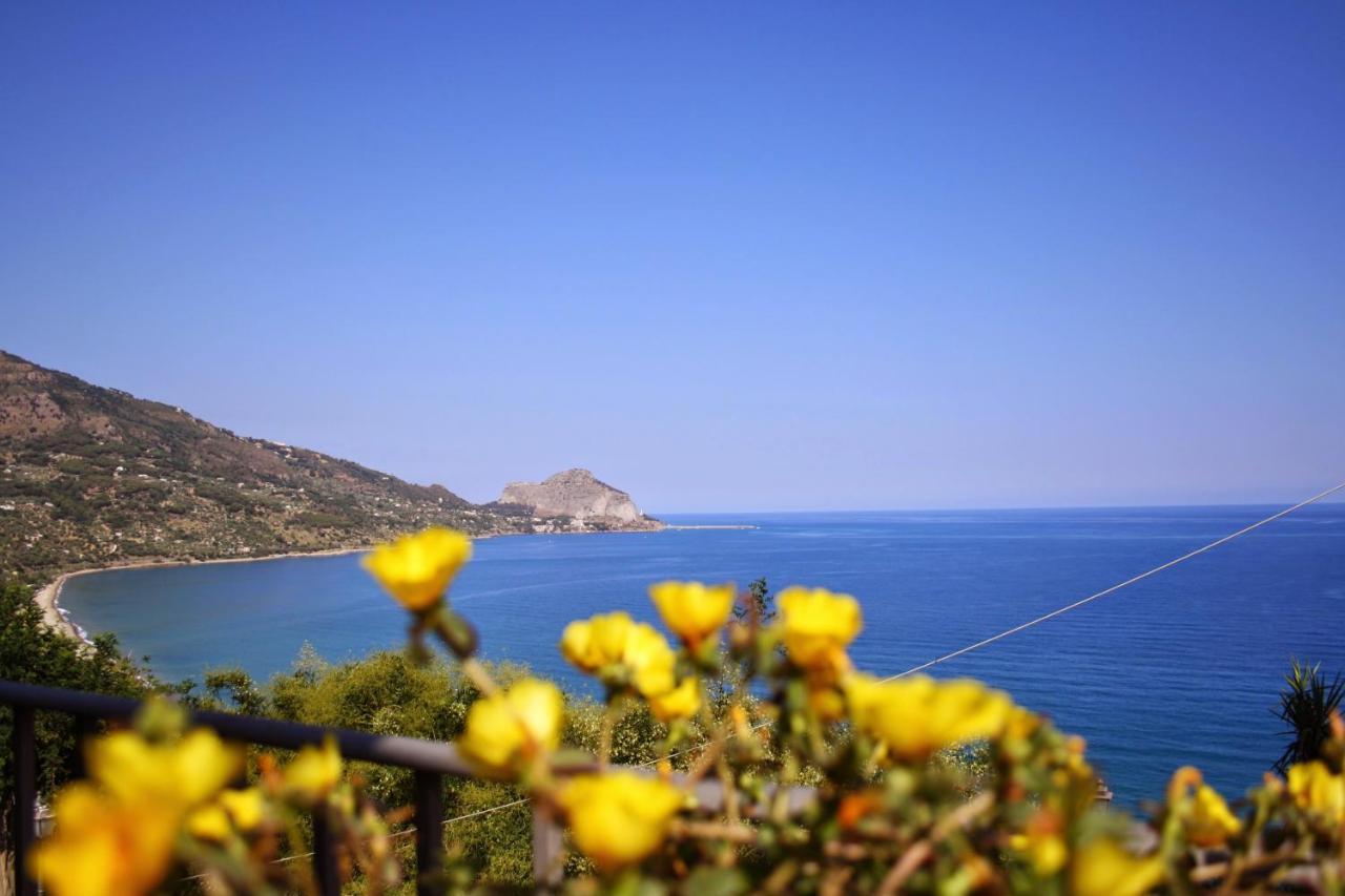 Vista mare sulla Rocca di Cefalù Extérieur photo